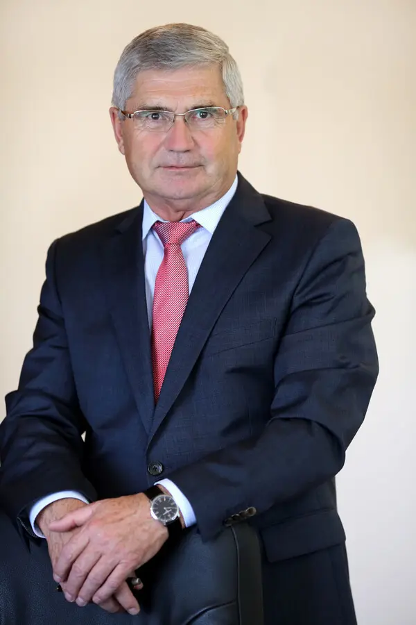 Новый директор - В.Н. Иванов